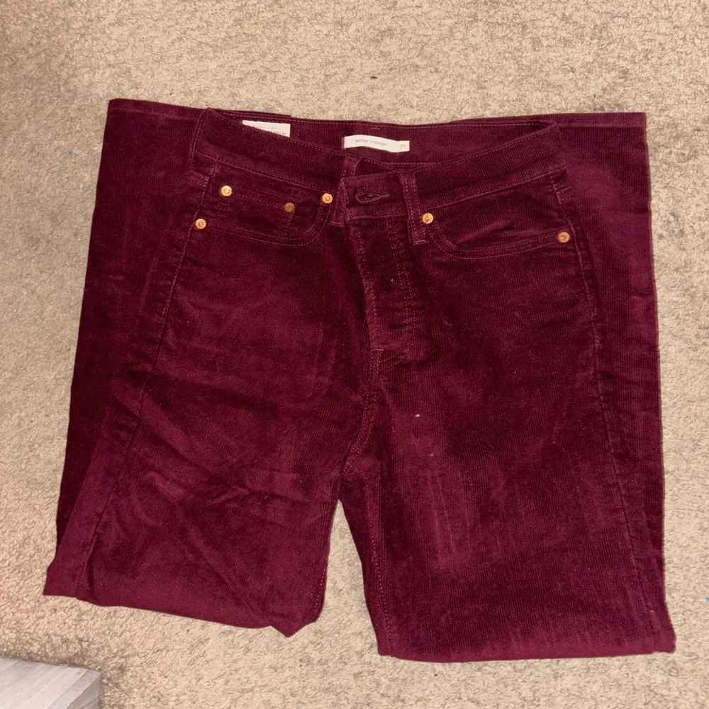 Levi’s Wedgie Straight Fit Corduroy Pants - Picture 7 of 10